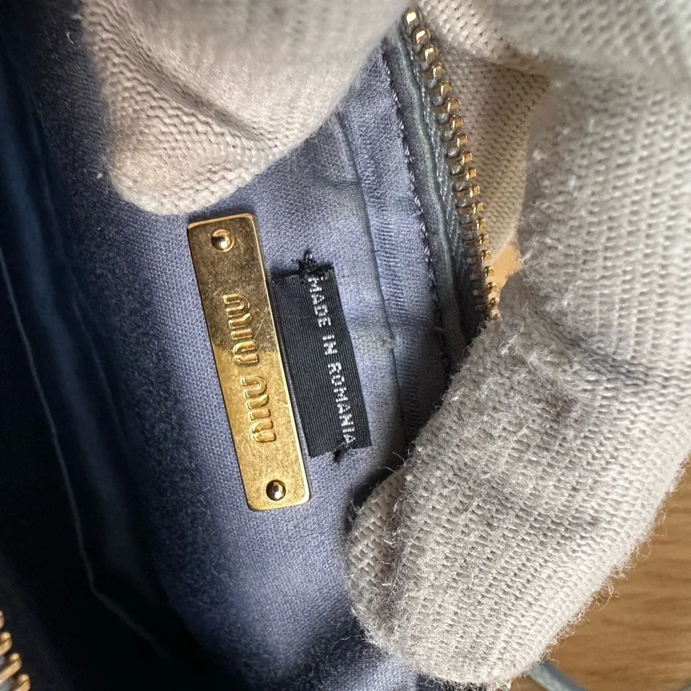 Miu Miu matelassé leather crossbody bag - Picture 7 of 14